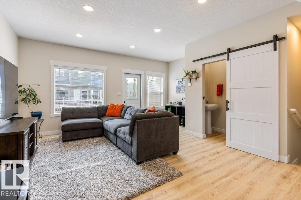 #38 150 EVERITT DR — photo 10