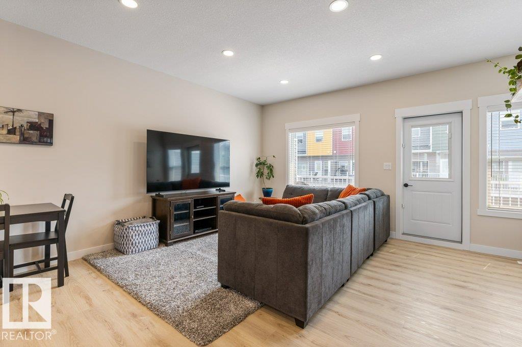 #38 150 EVERITT DR — photo 8