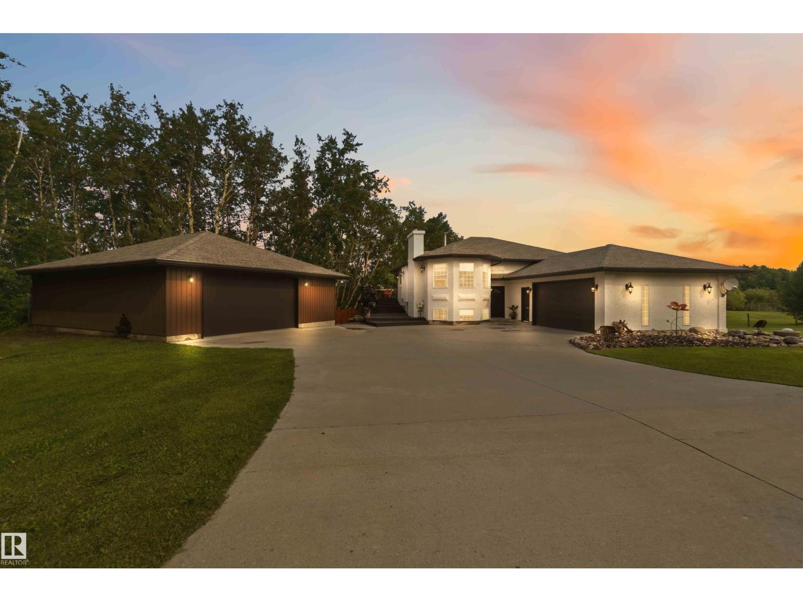 #205 52552 RGE ROAD 224 - 1