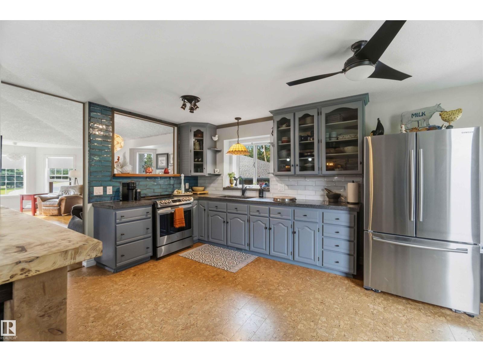 #205 52552 RGE ROAD 224 - 12