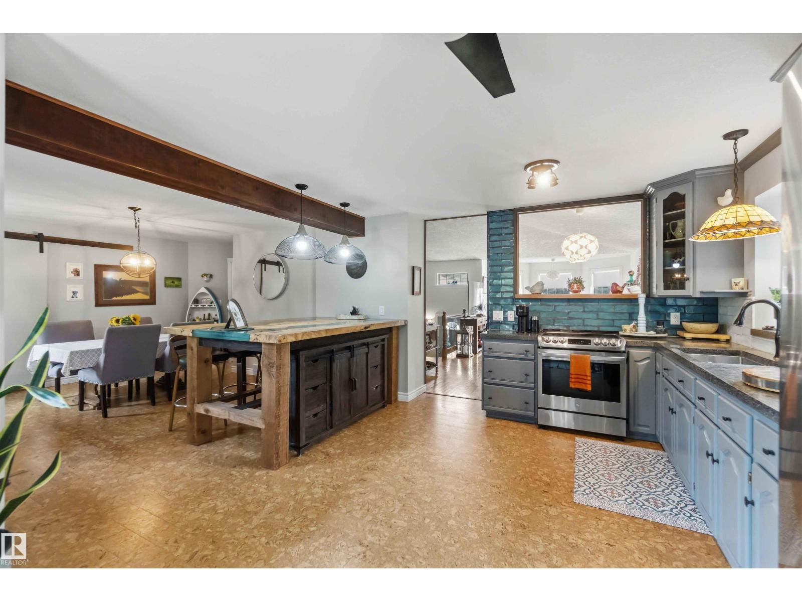 #205 52552 RGE ROAD 224 - 13