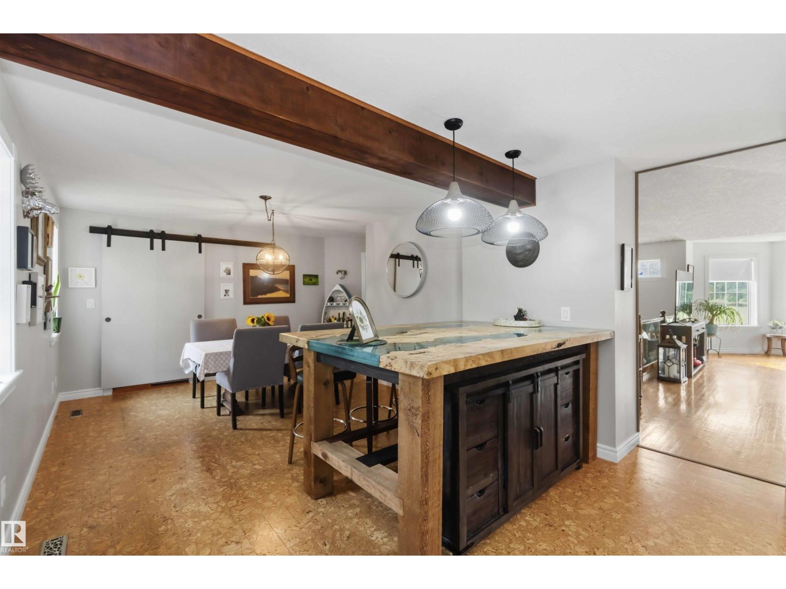 #205 52552 RGE ROAD 224 - 17