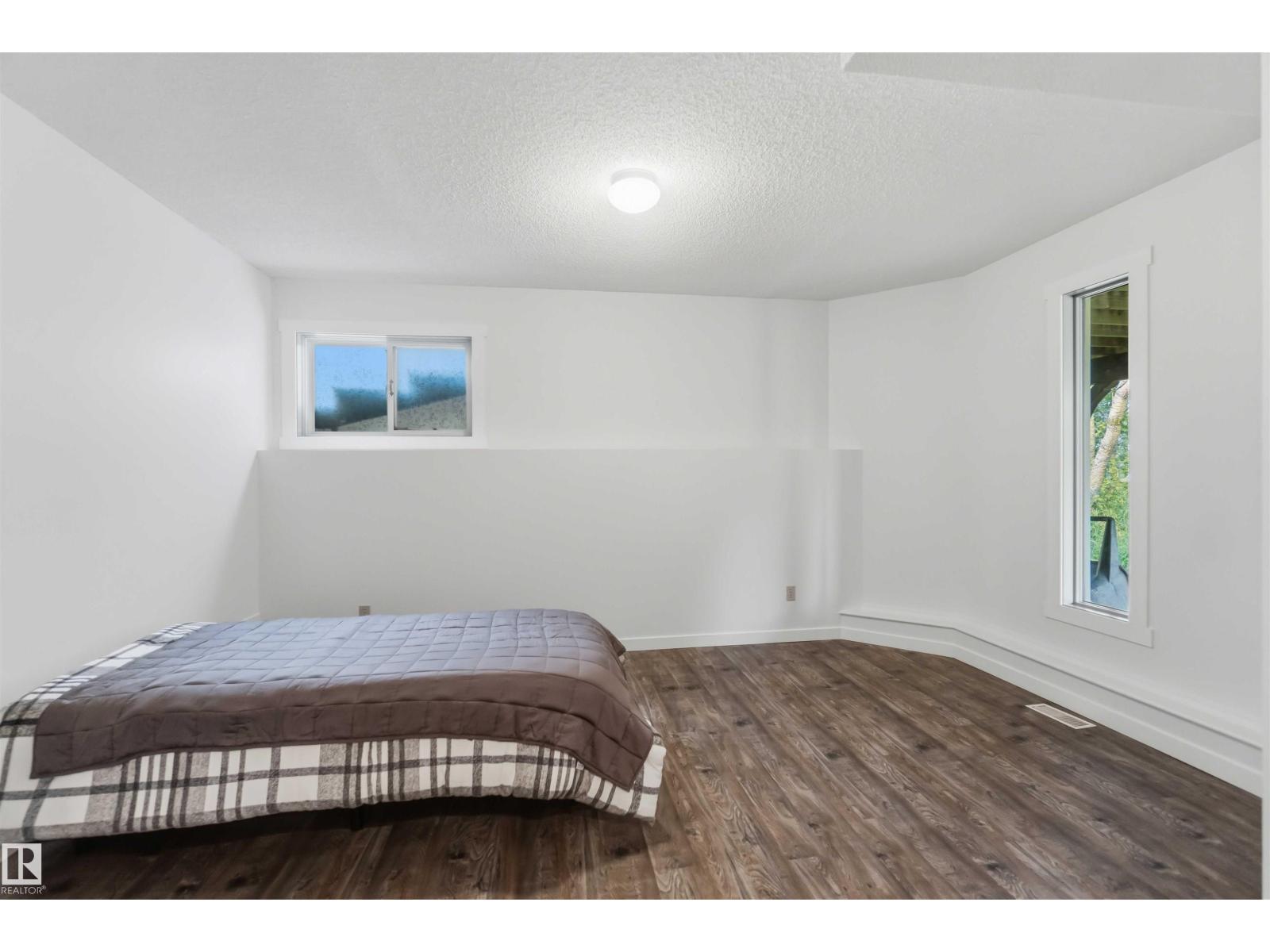 #205 52552 RGE ROAD 224 - 42
