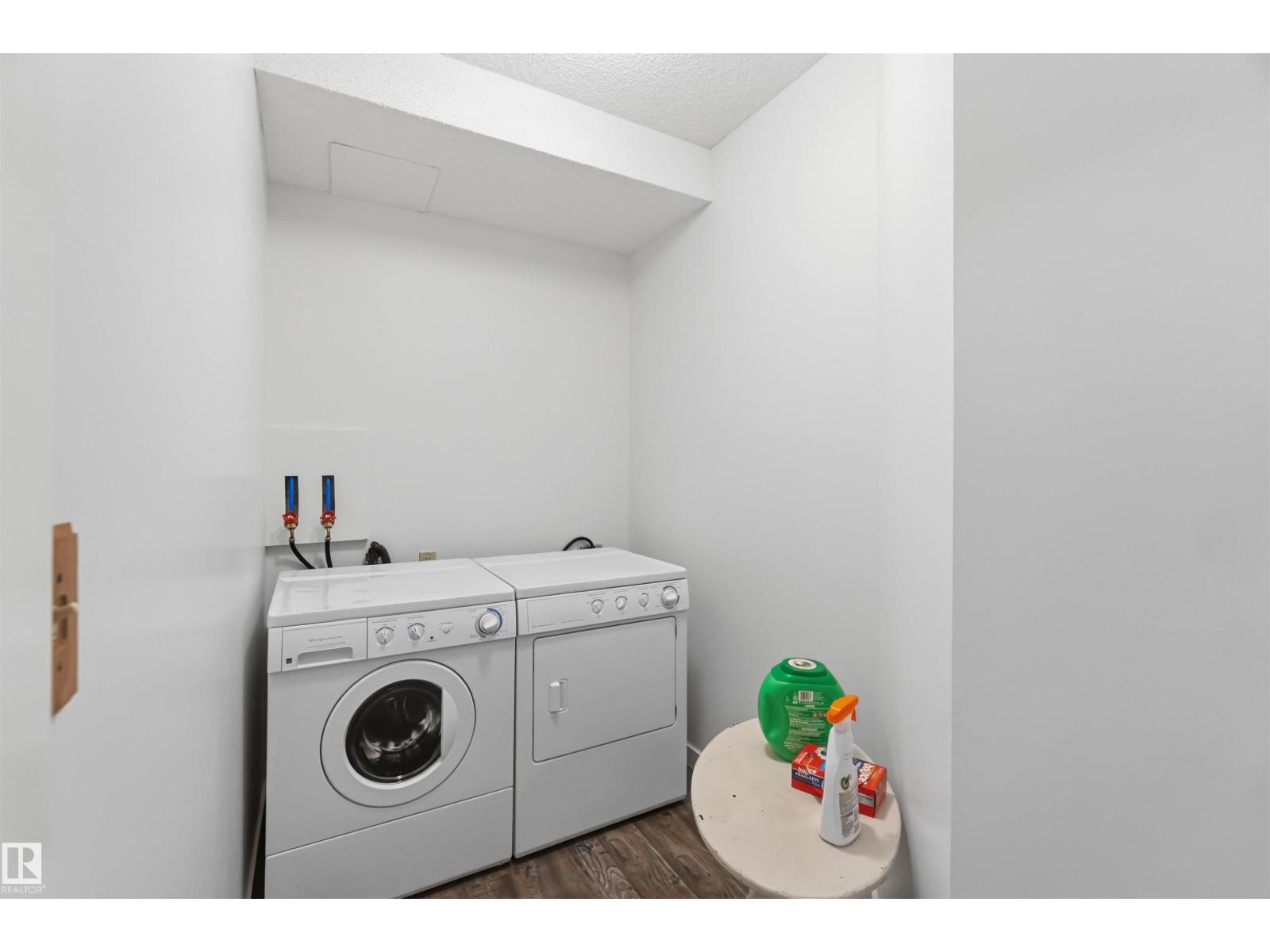 #205 52552 RGE ROAD 224 - 44