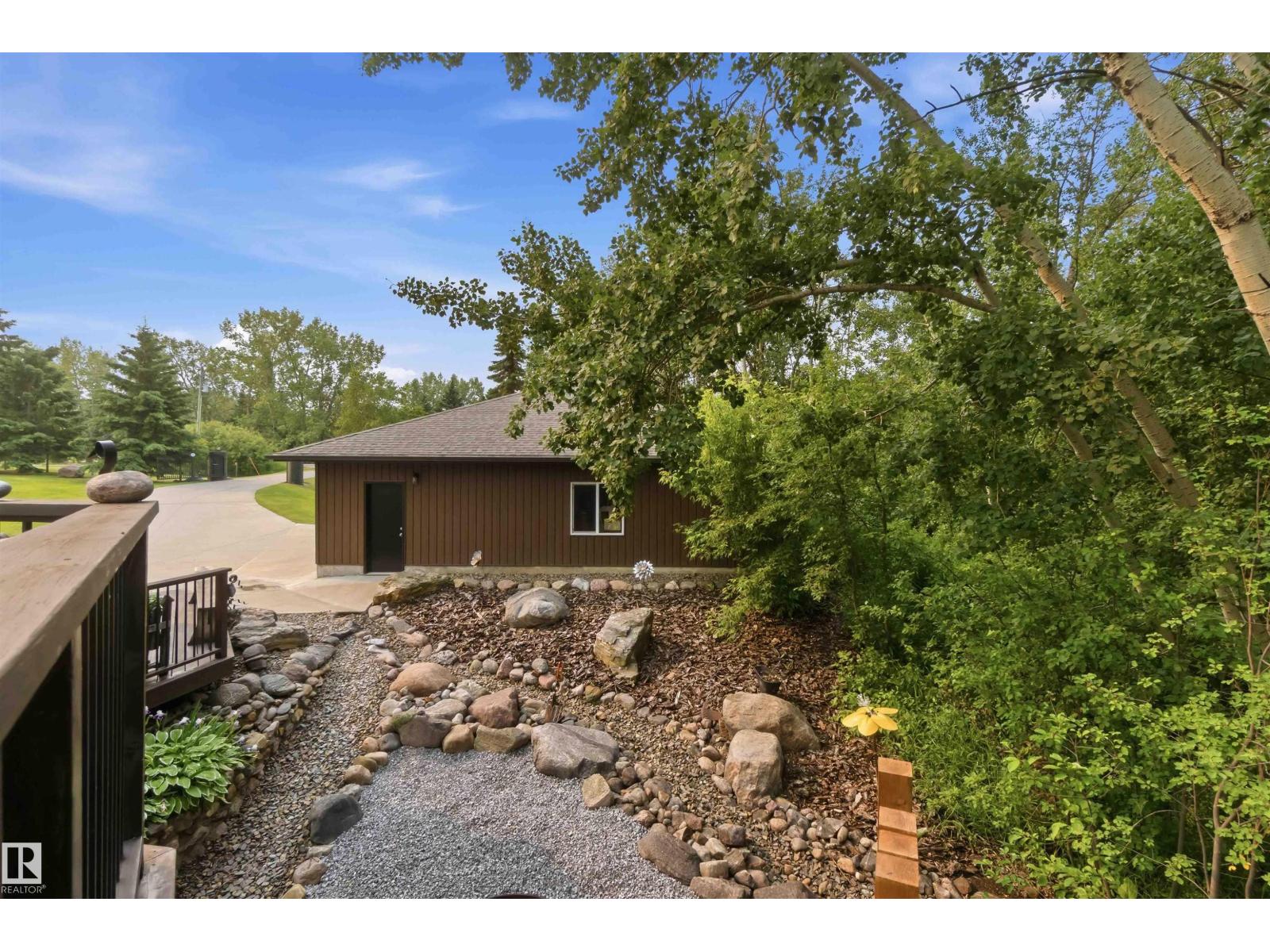 #205 52552 RGE ROAD 224 - 57