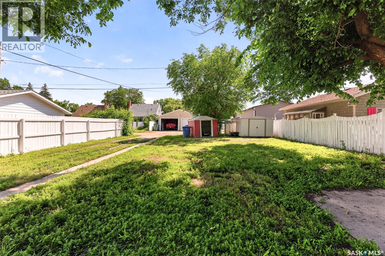 805 Athabasca STREET E - 11