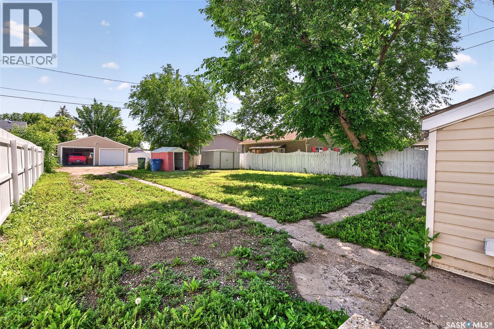 805 Athabasca STREET E - 12