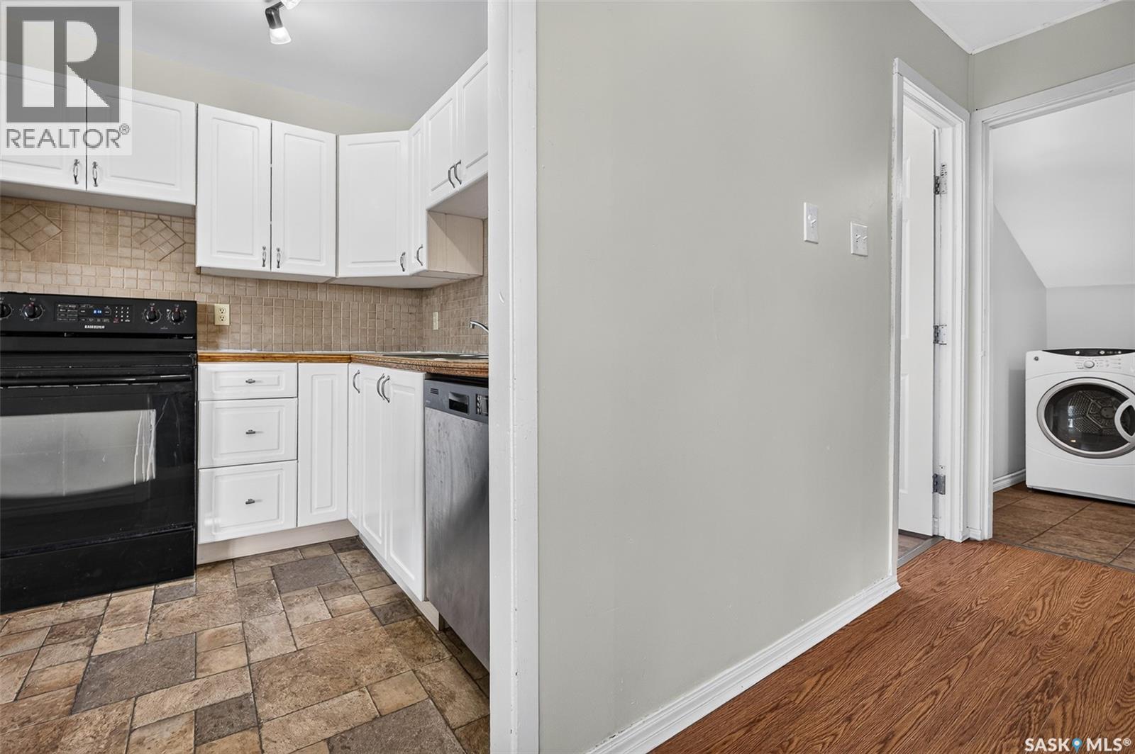 805 Athabasca STREET E - 16