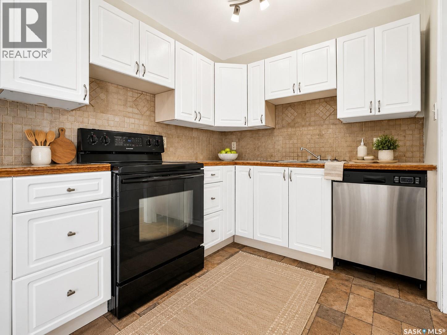 805 Athabasca STREET E - 17