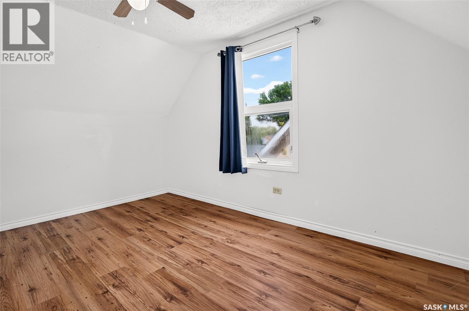 805 Athabasca STREET E - 18