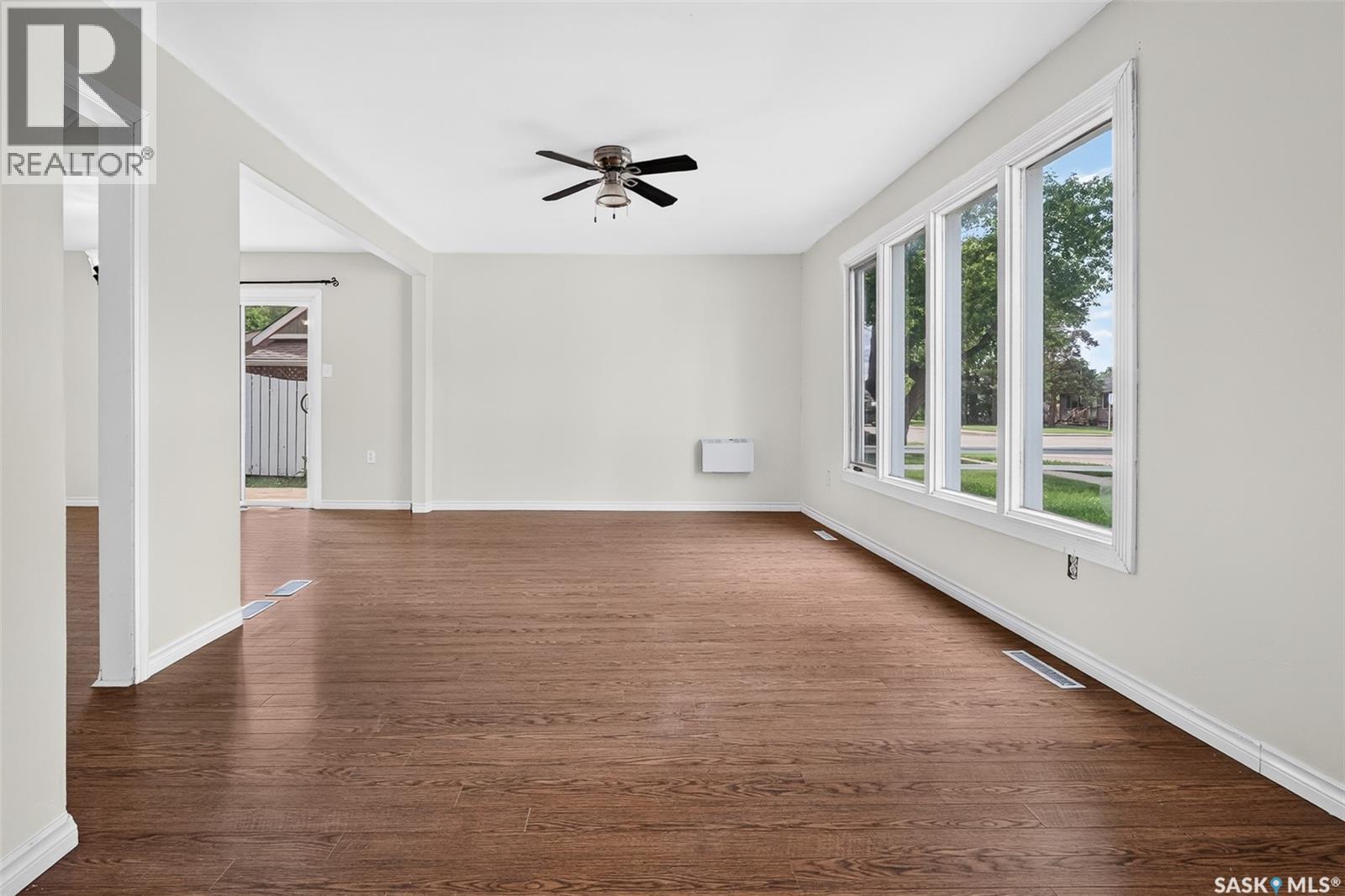 805 Athabasca STREET E - 21