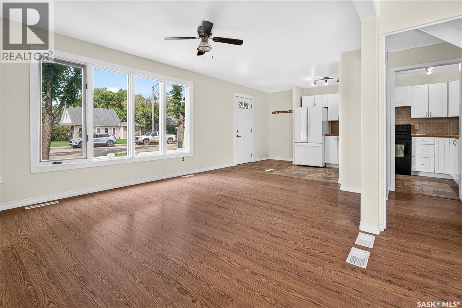 805 Athabasca STREET E - 26