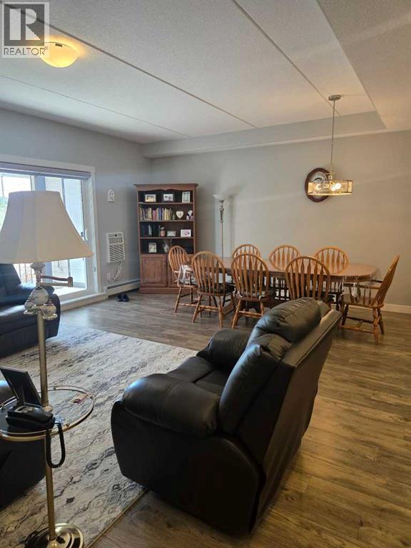 #201 499 Meadow Lake Court E - 7