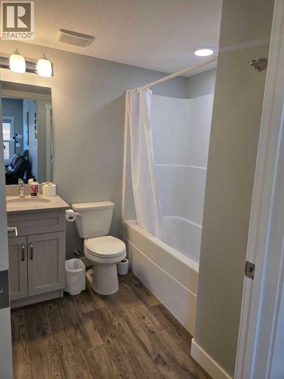 #201 499 Meadow Lake Court E - 12