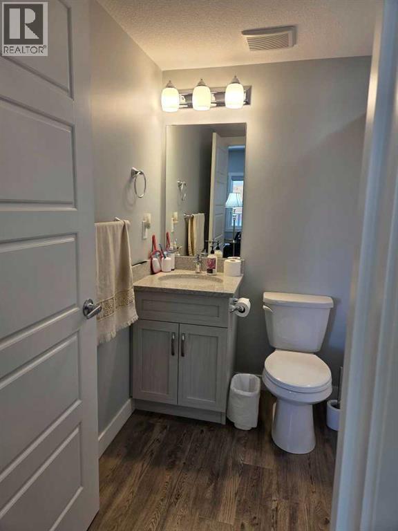 #201 499 Meadow Lake Court E - 11