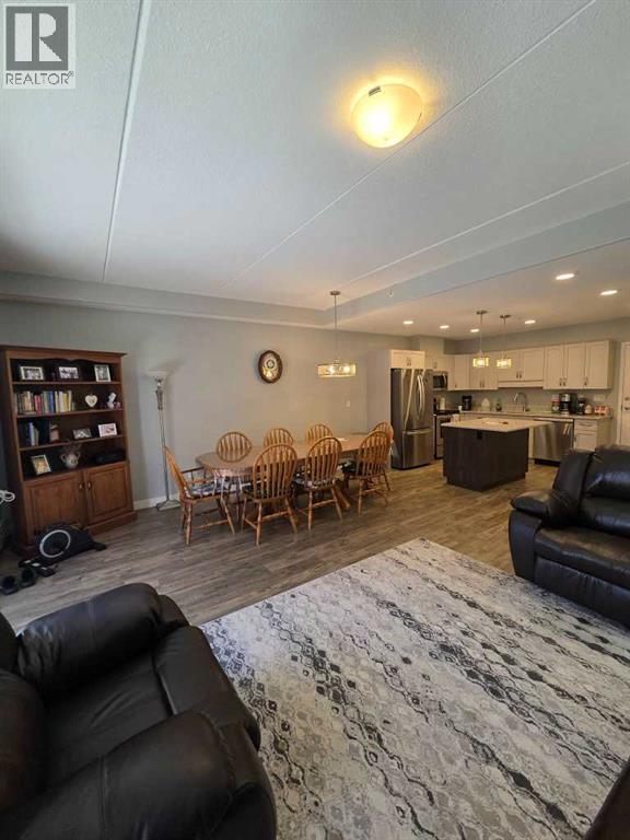 #201 499 Meadow Lake Court E - 4