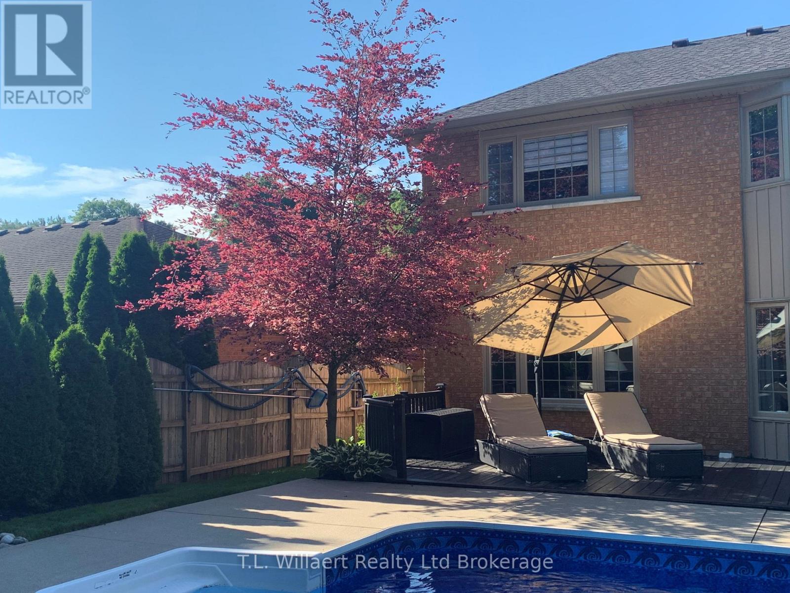 10 WOODSIDE DRIVE - 42
