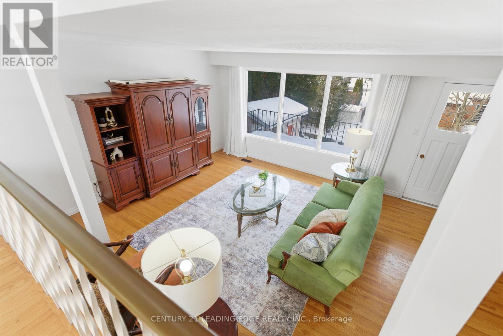 581 ARNHEM DRIVE - 1