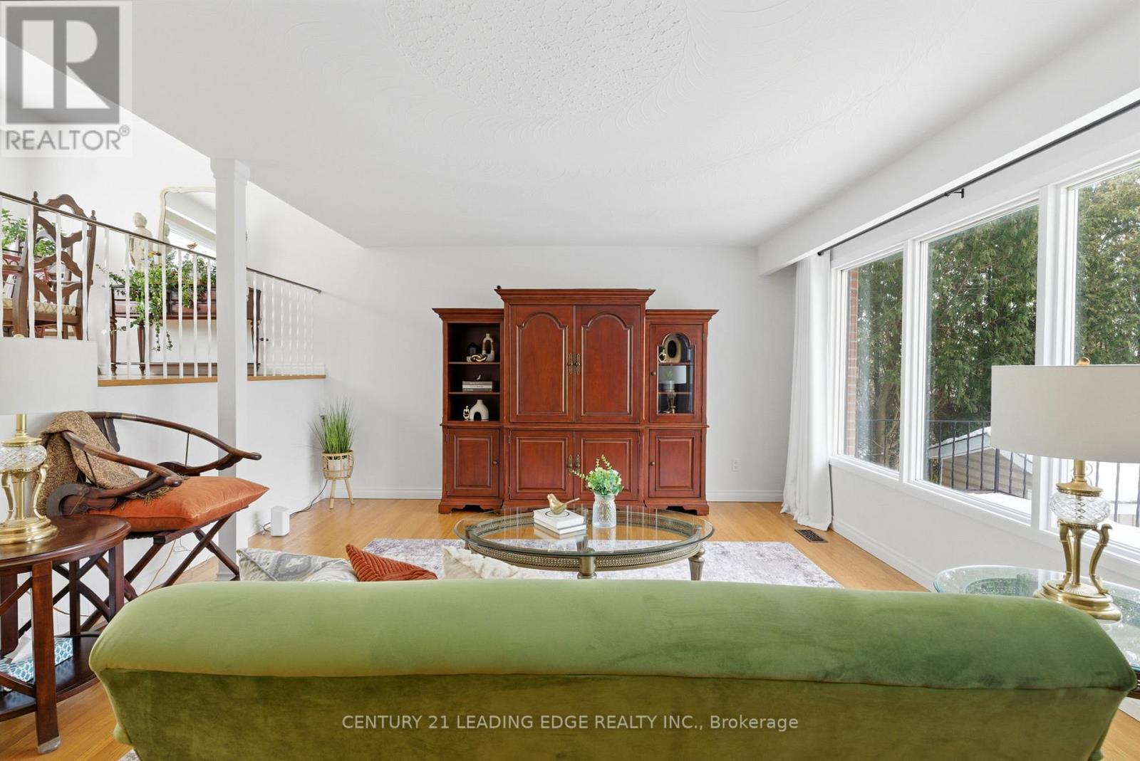 581 ARNHEM DRIVE - 14