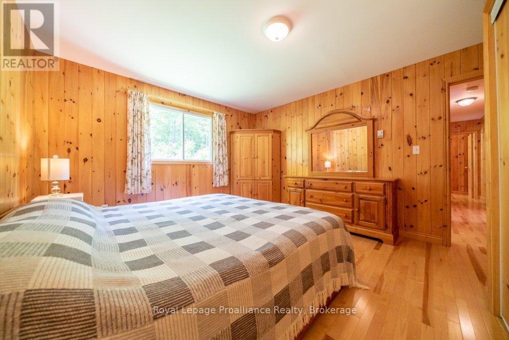 518 WATER ACCESS MAZINAW LAKE - 18