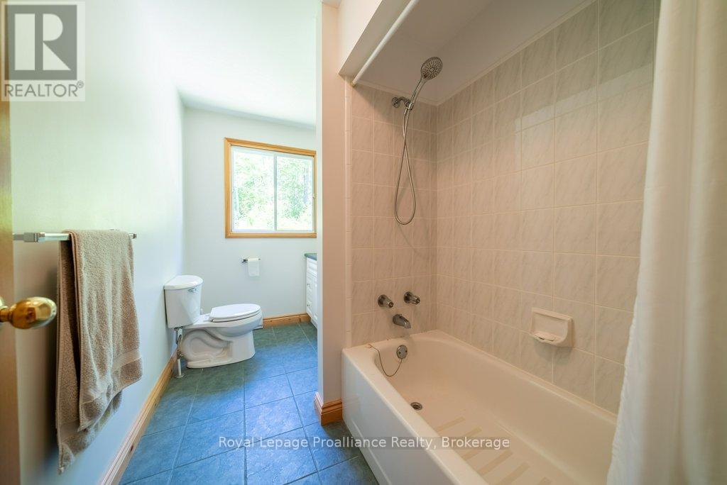 518 WATER ACCESS MAZINAW LAKE - 20
