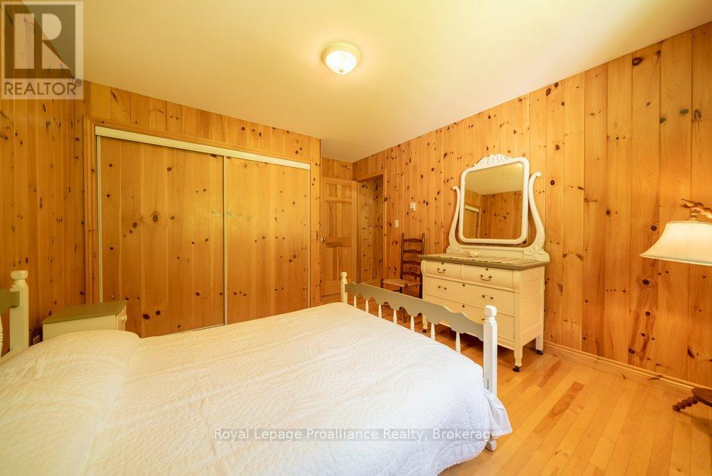 518 WATER ACCESS MAZINAW LAKE - 25