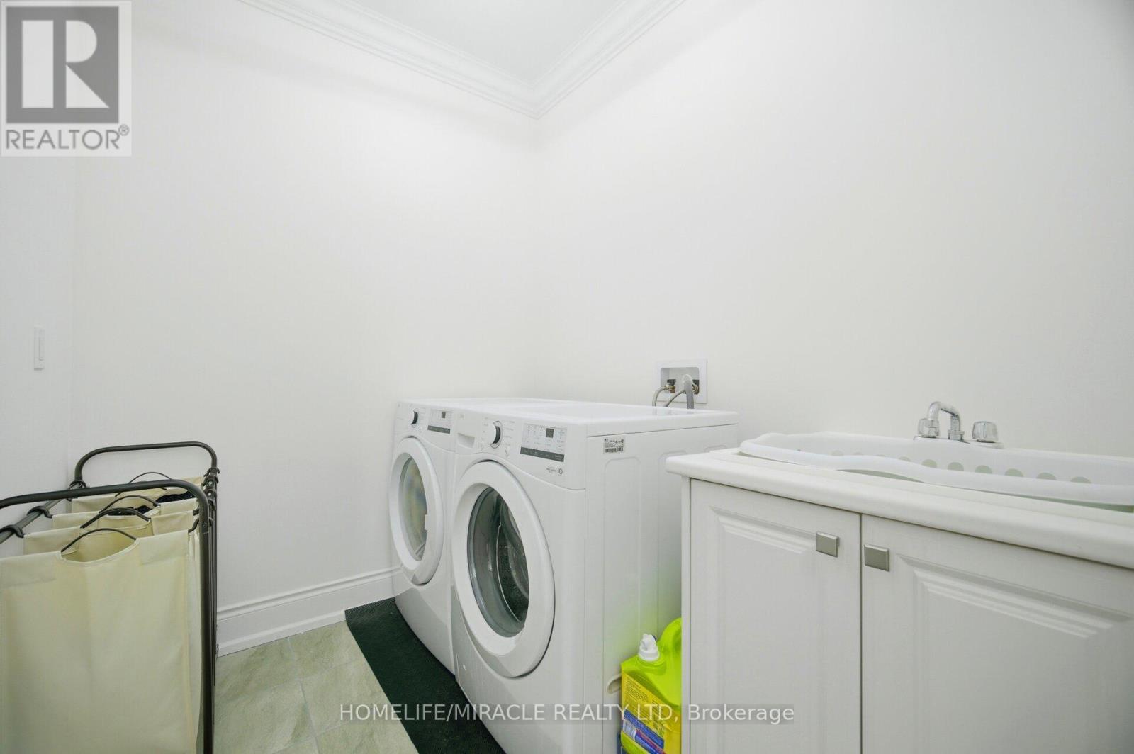642 BARONS STREET - 36