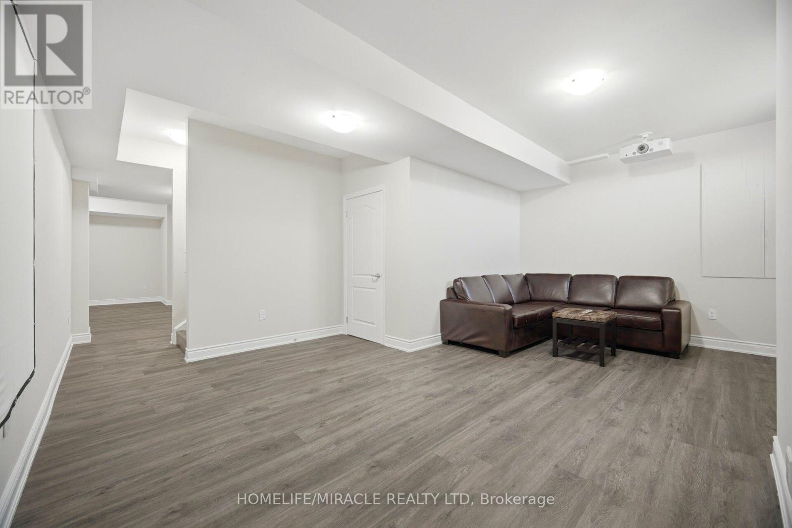 642 BARONS STREET - 38