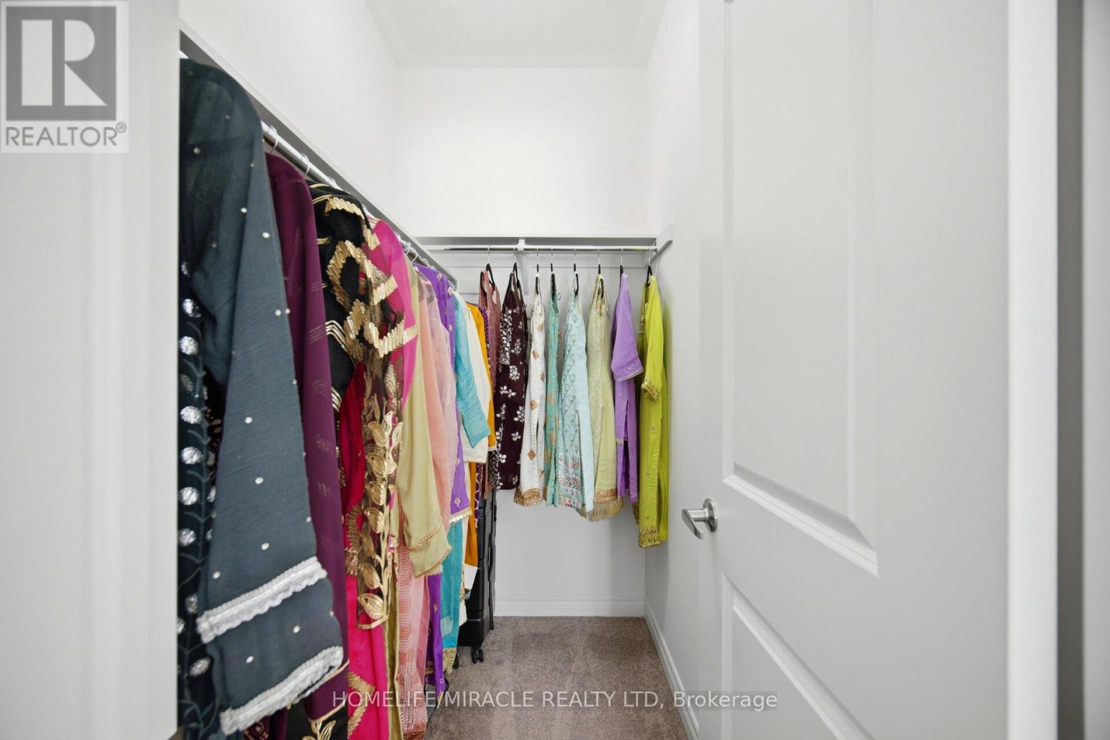 642 BARONS STREET - 32