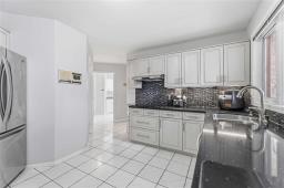 Kitchen - 3051 Henderson Highway, Birds Hill, MB R2E0H9 Photo 11