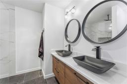 3051 Henderson Highway, Birds Hill, MB R2E0H9 Photo 22