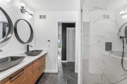 3051 Henderson Highway, Birds Hill, MB R2E0H9 Photo 23