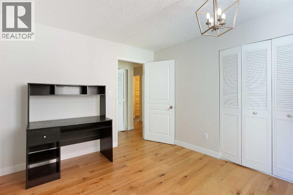 #204 1033 15 Avenue SW - 23