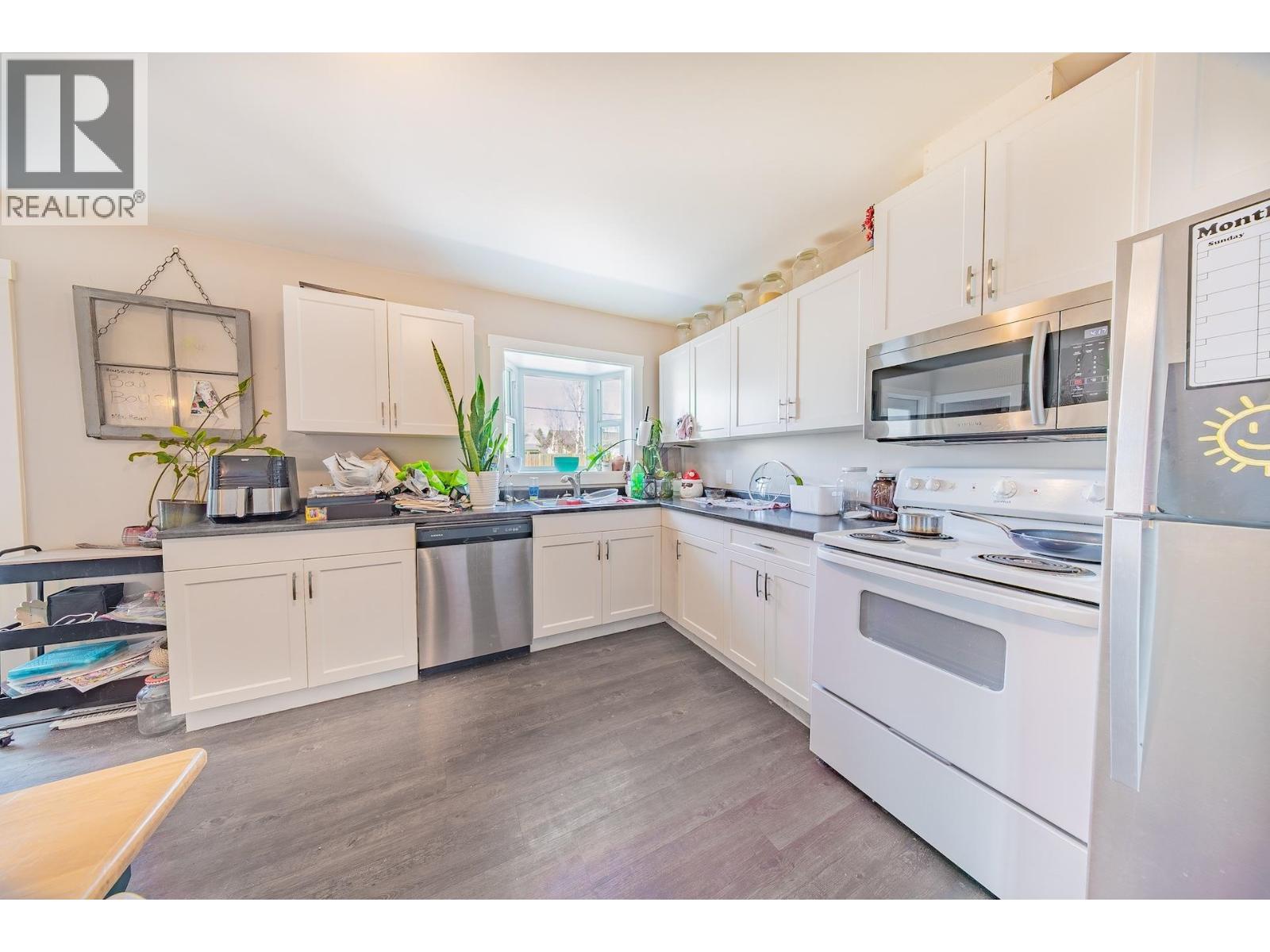 9708 104 AVENUE - 10