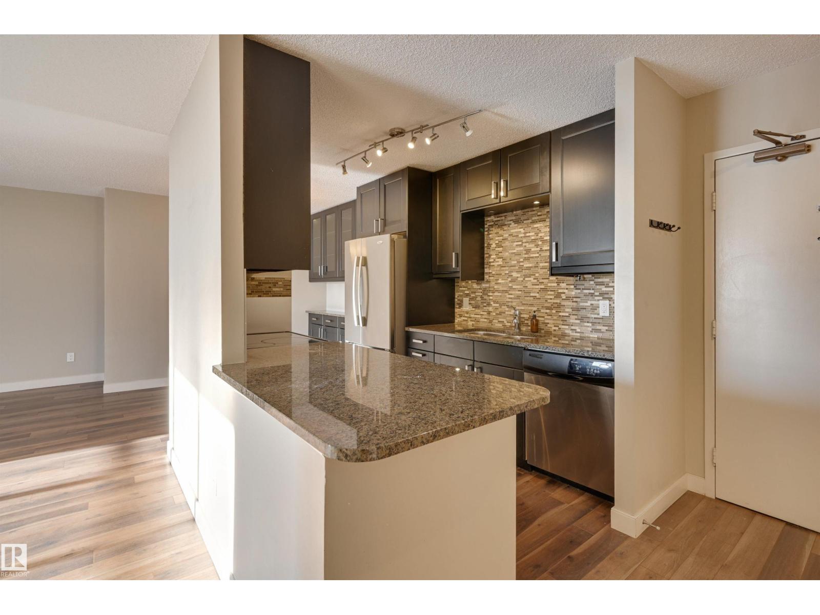 #406 12141 JASPER AV NW - 18