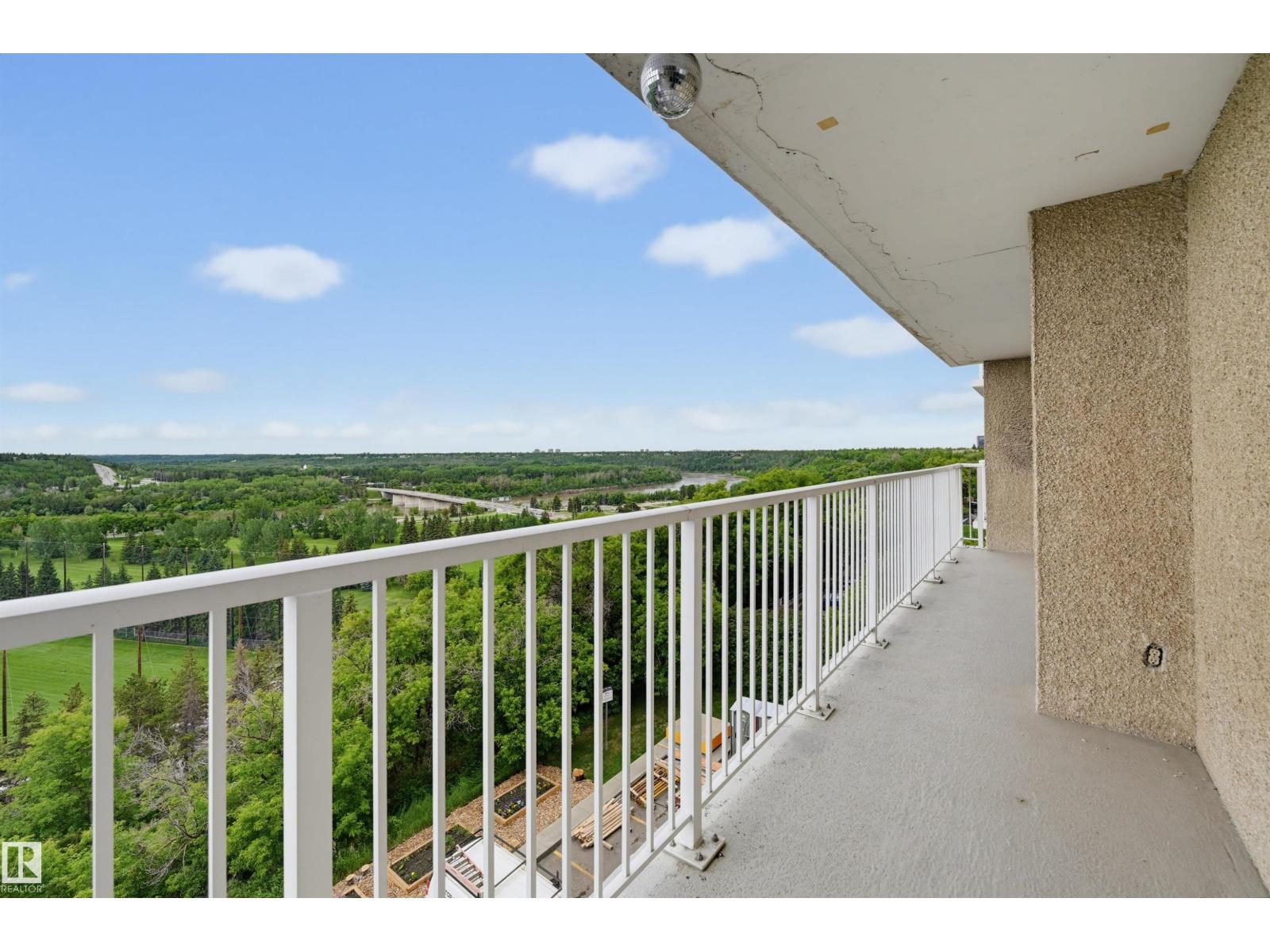 #406 12141 JASPER AV NW - 22