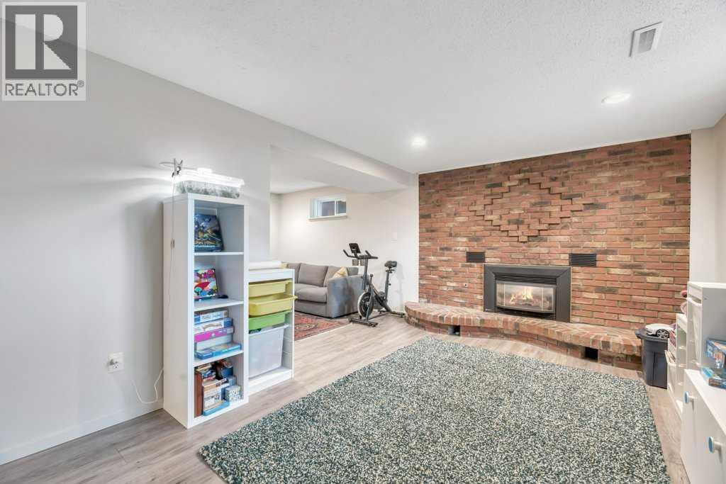7311 35 Avenue NW — photo 31