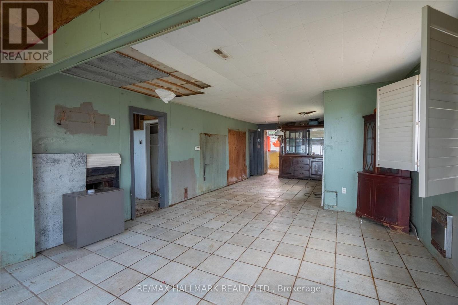 2329 CRYSTAL BEACH ROAD - 10