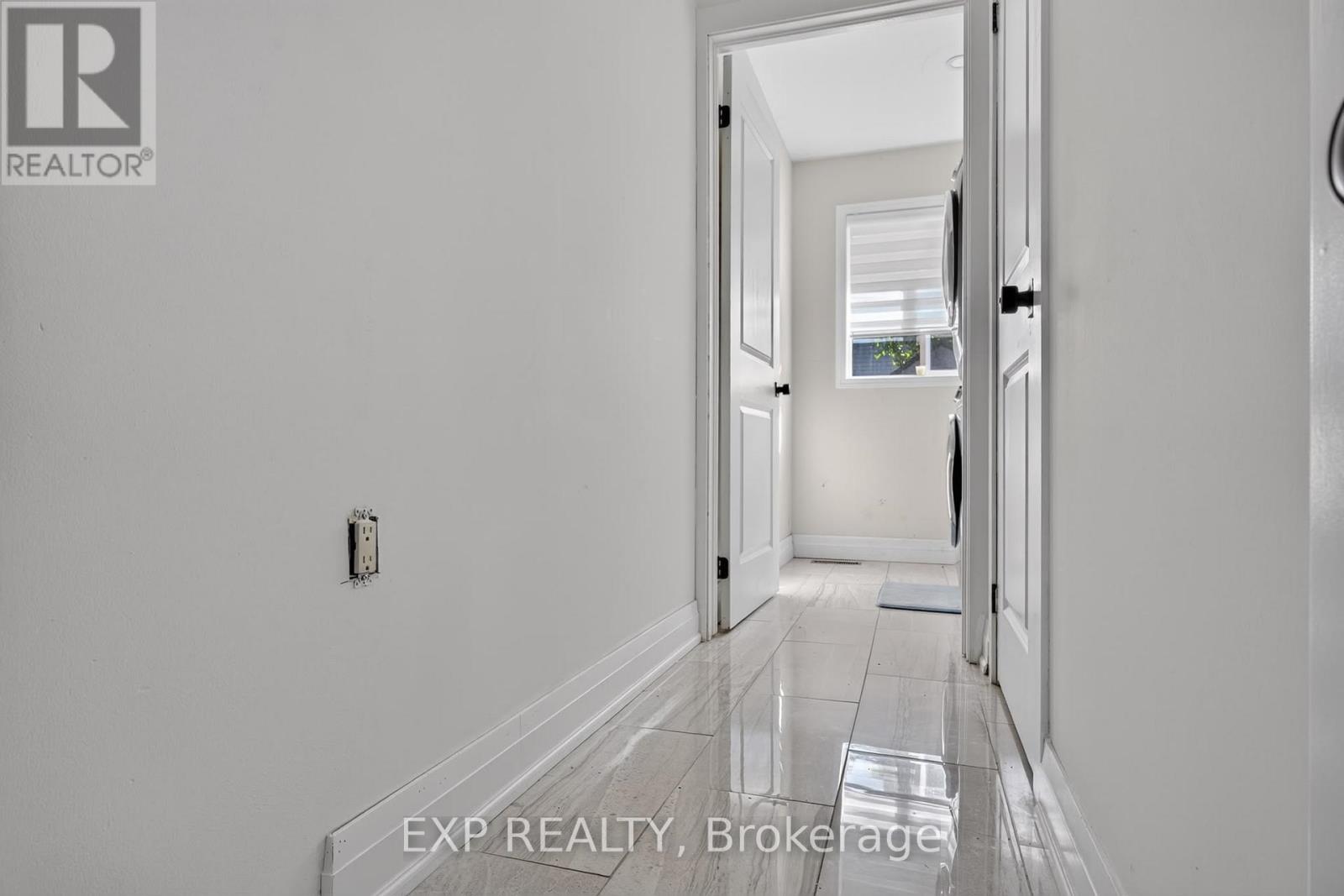 664 DOLBY CRESCENT - 11