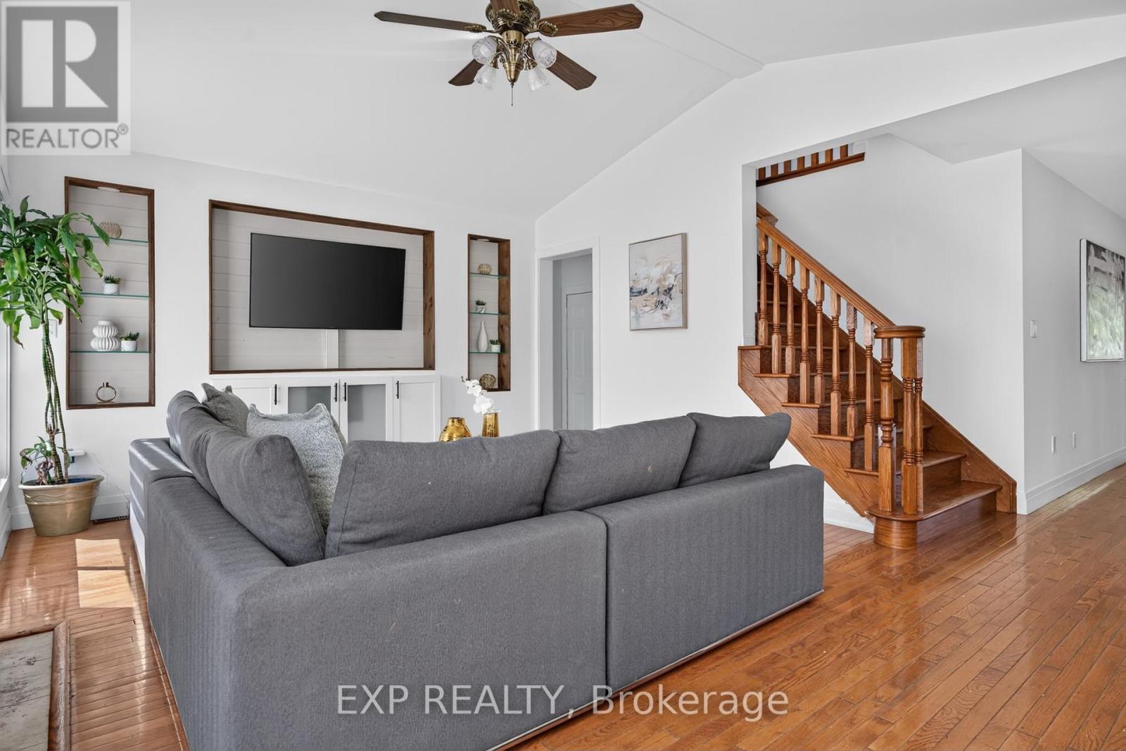 664 DOLBY CRESCENT - 17