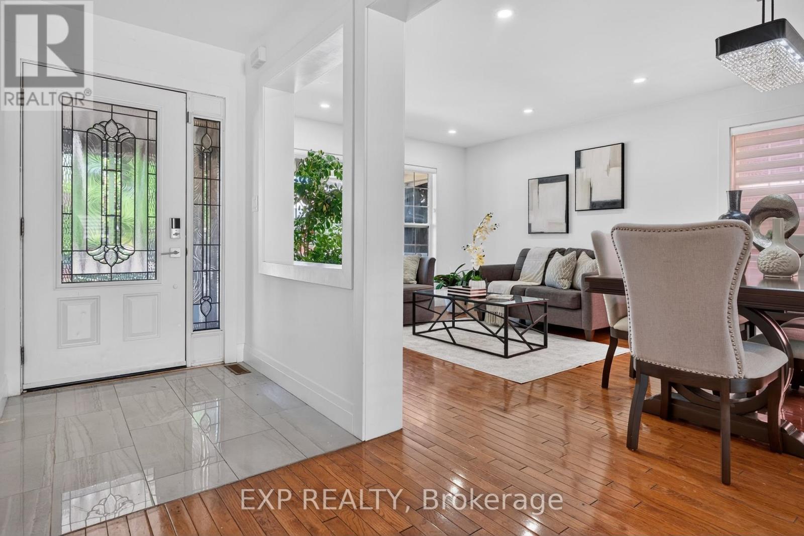 664 DOLBY CRESCENT - 2