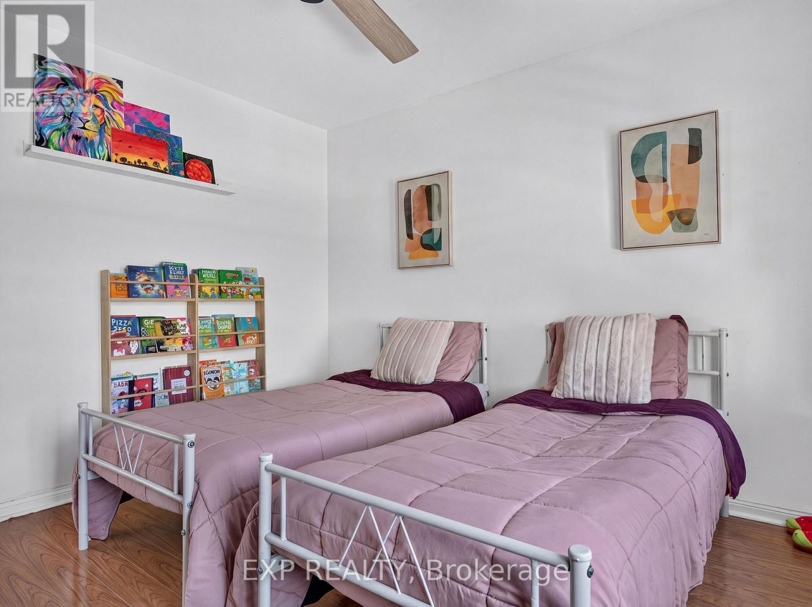 664 DOLBY CRESCENT - 21