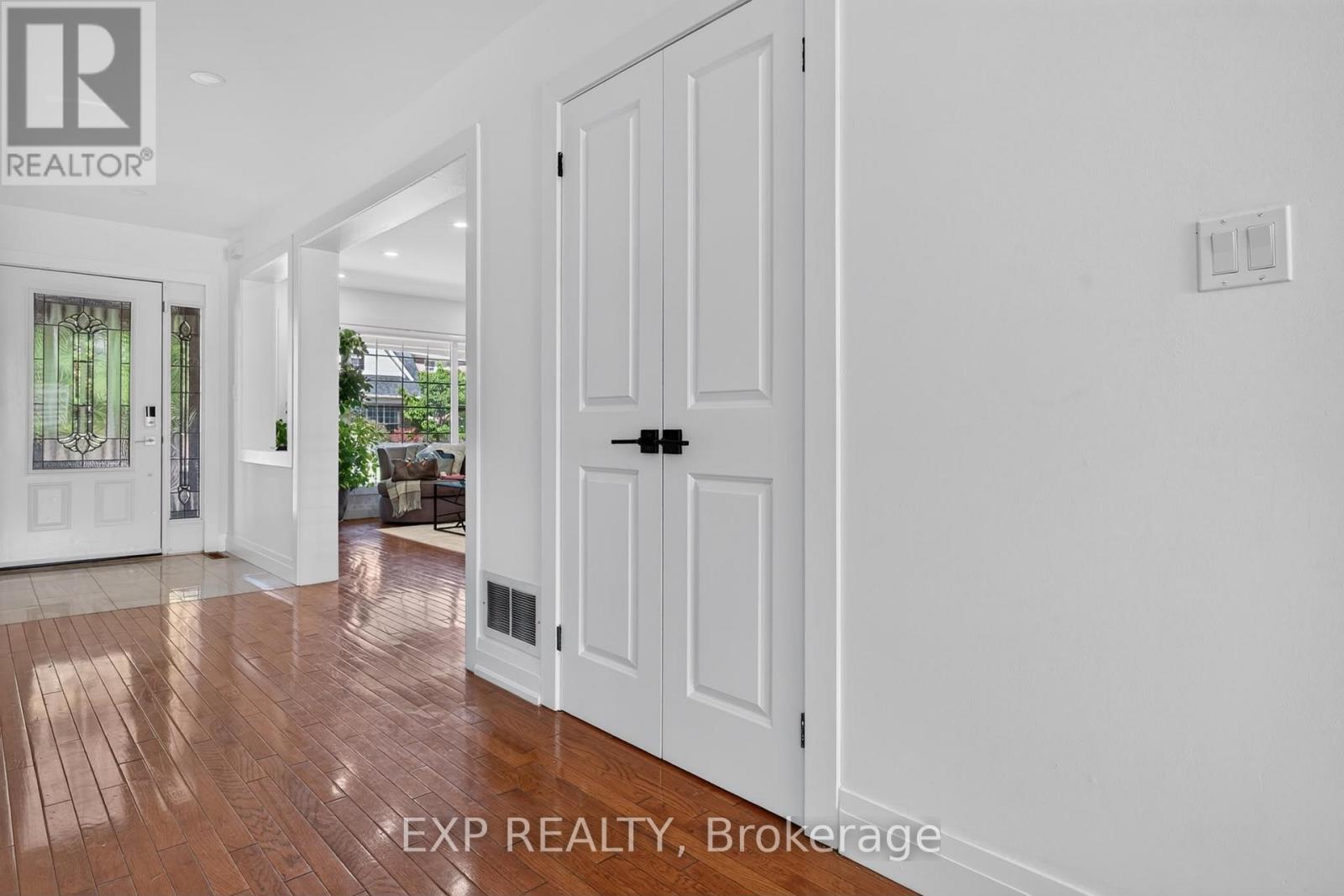 664 DOLBY CRESCENT - 5