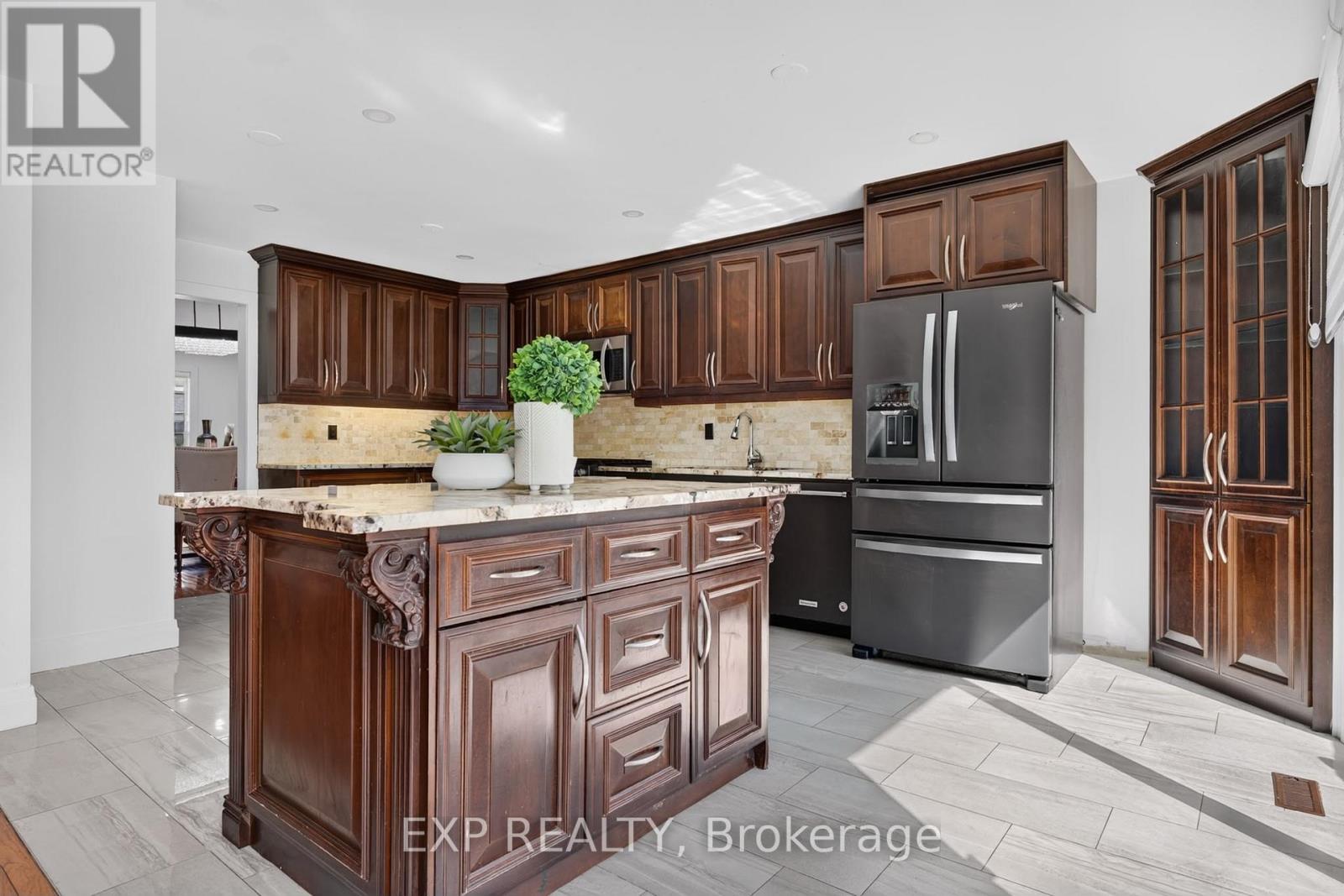 664 DOLBY CRESCENT - 7