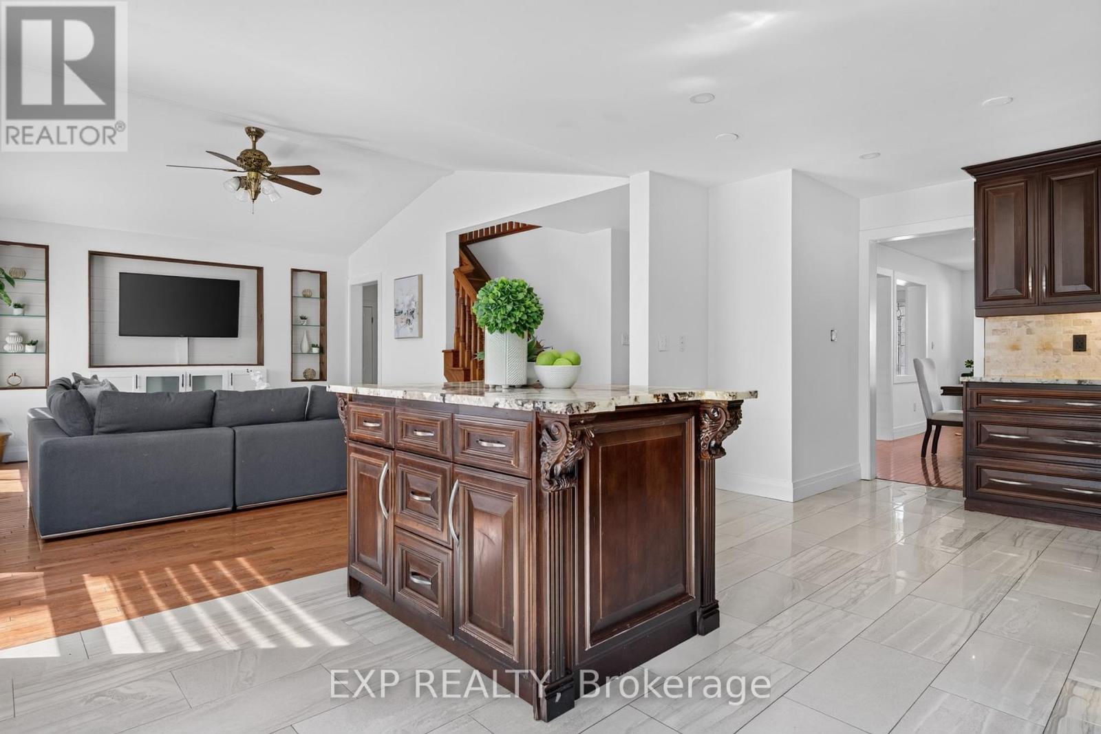 664 DOLBY CRESCENT - 8