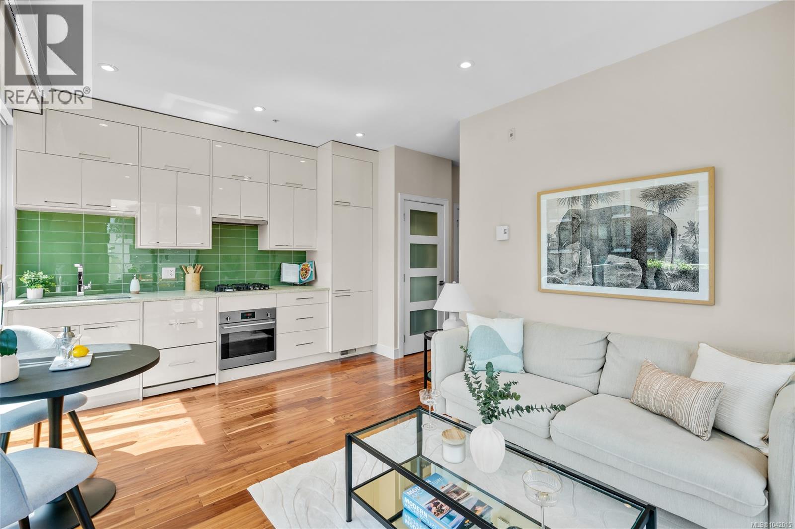 #S310 1411 Cook St - 12