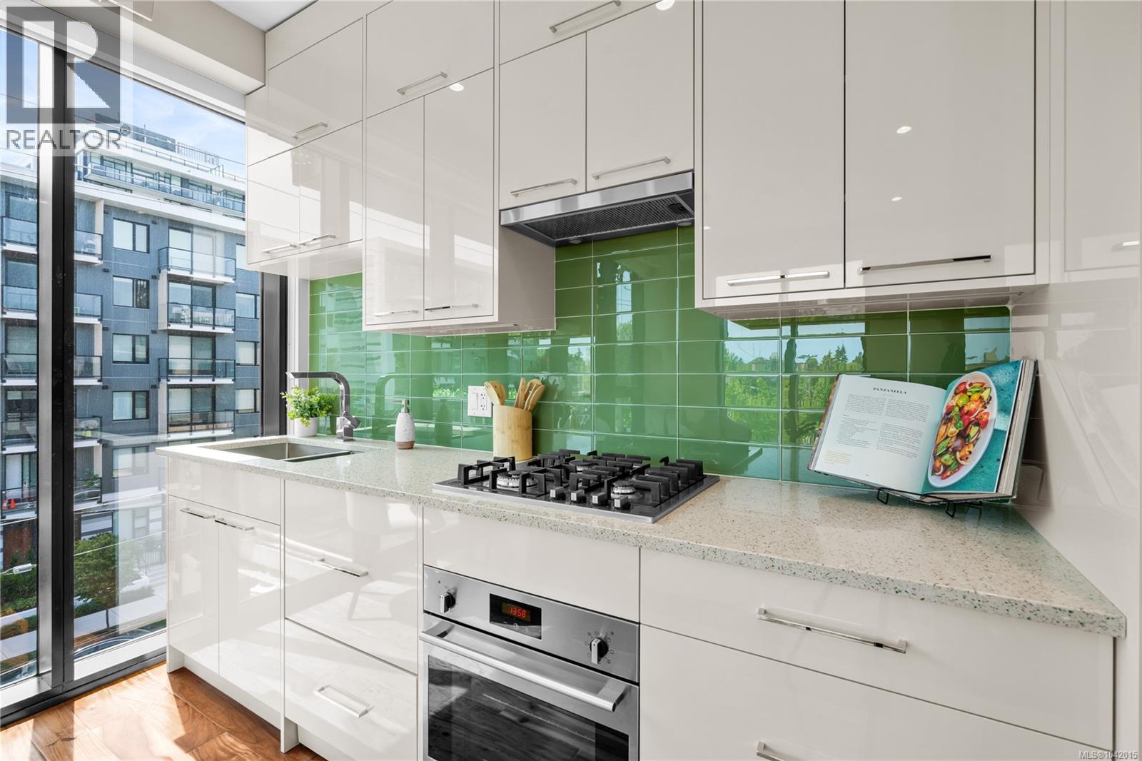 #S310 1411 Cook St - 17