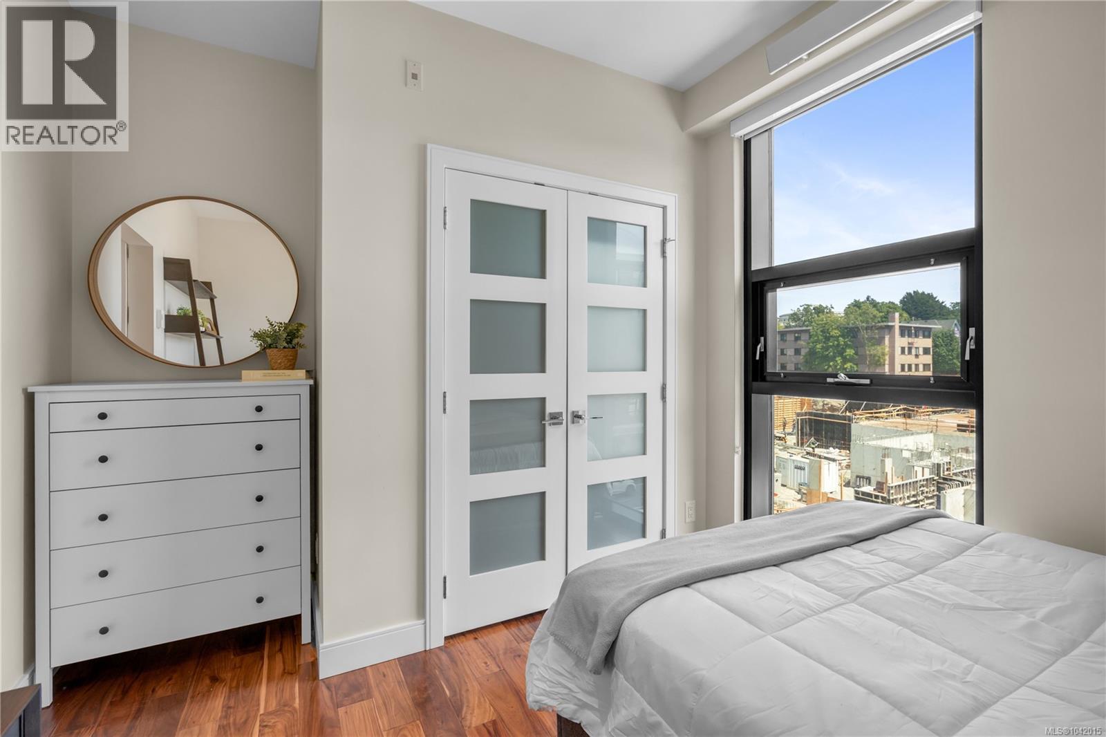 #S310 1411 Cook St - 32