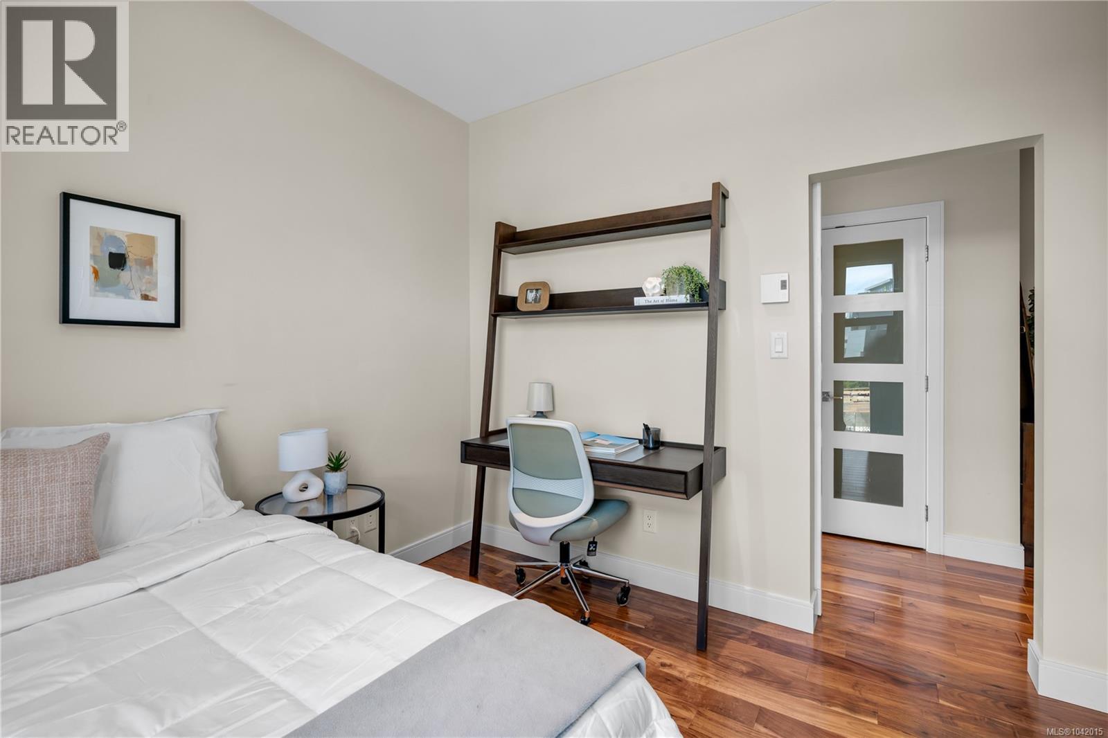 #S310 1411 Cook St - 33