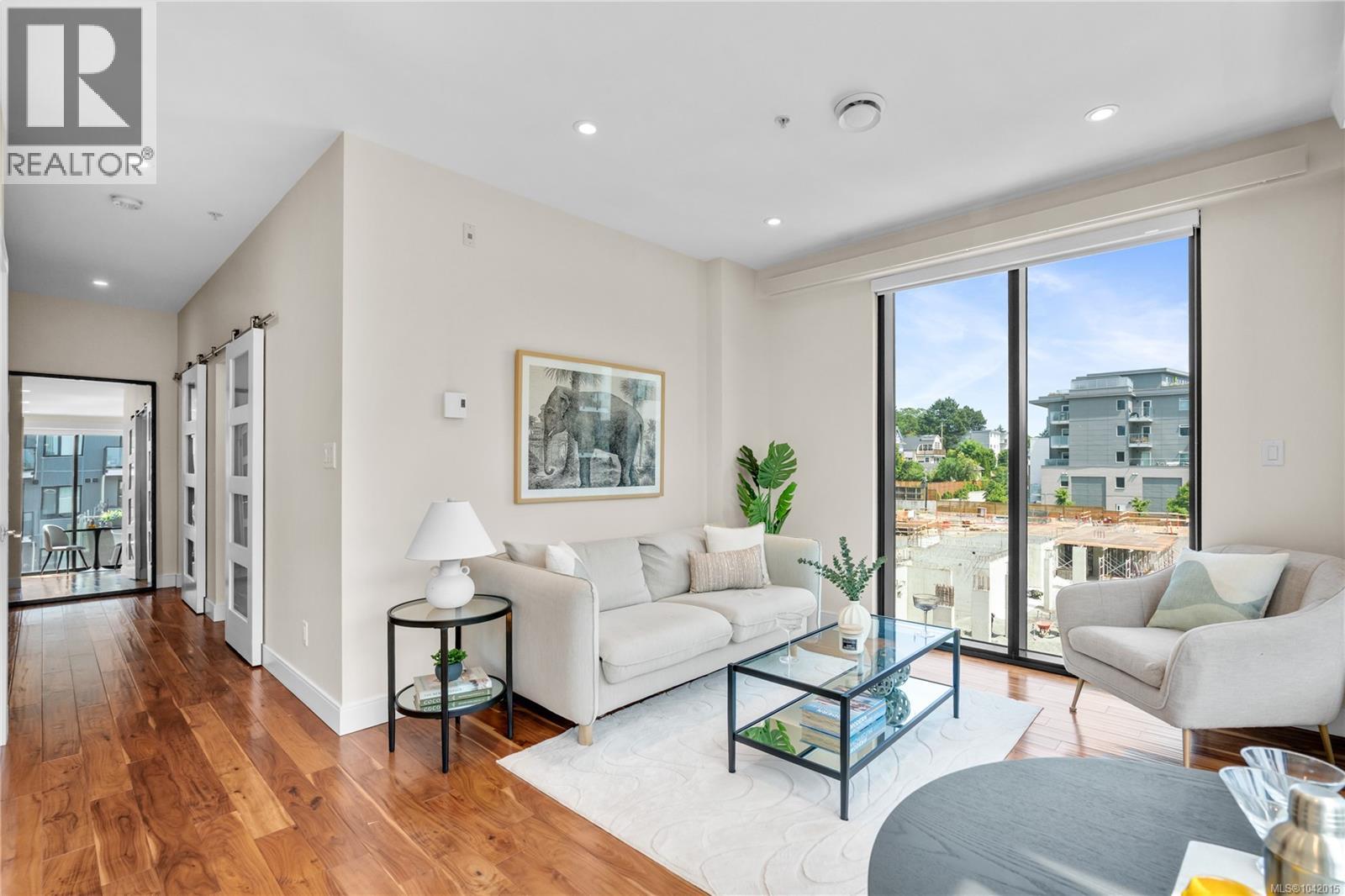 #S310 1411 Cook St - 9